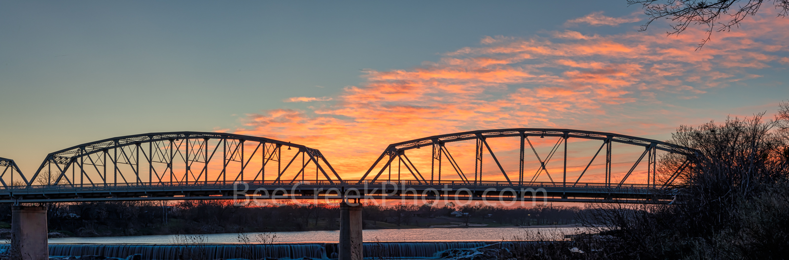 Llano bridge, texas hill country, sunset, pictures of texas, hill country, image of texas, photos of texas, Llano, llano river, pano, panorama, town, flooding, low water dam,